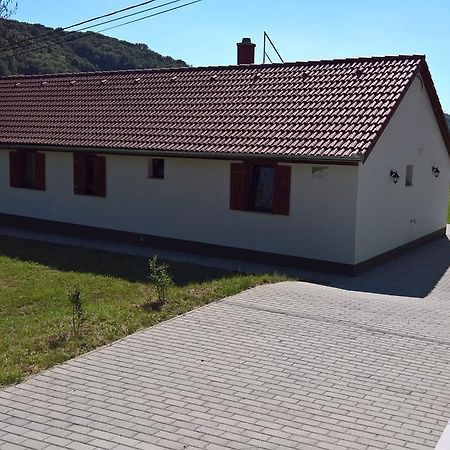 Beppe Vendeghaz Pensionat Abaliget Exteriör bild