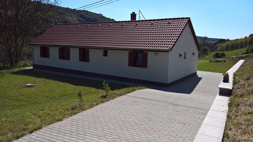 Beppe Vendeghaz Pensionat Abaliget Exteriör bild